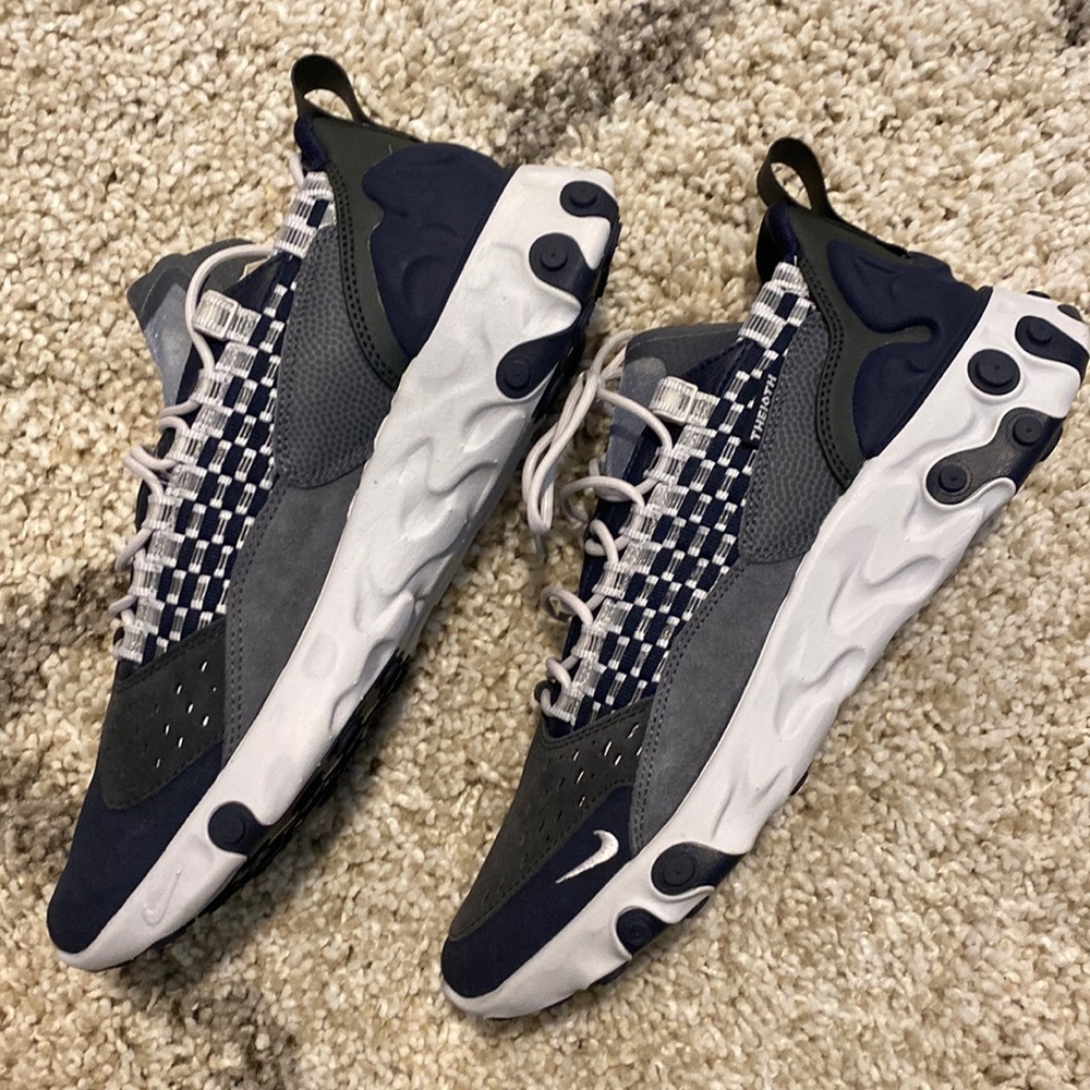 Dead stock Nike Sertu React, size 8.5